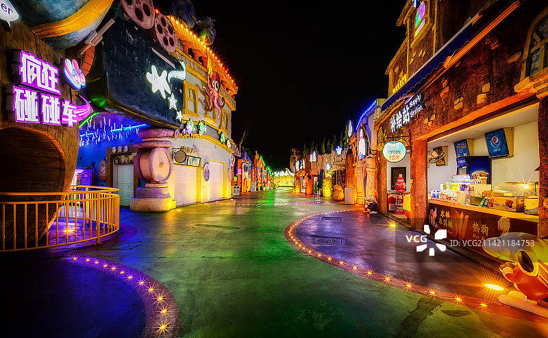 浙江东阳横店影视城梦幻谷，一个只下午开门迎客的大型影视体验主题乐园图片素材