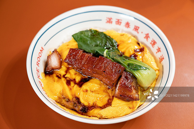 港式茶餐厅 港式特色美食 - 黯然销魂饭(叉烧滑蛋饭)图片素材