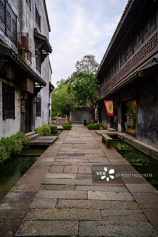 浙江嘉兴4A级景区梅花洲，这里不但有1500年历史的石佛寺、千年银杏树、还有几十栋明清老宅院图片素材