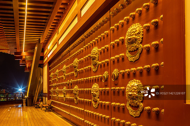 河南洛阳隋唐遗址公园天堂明堂景区夜景灯光图片素材