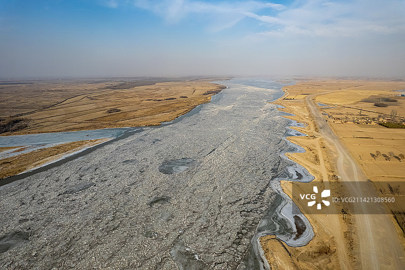 黄河宁夏平罗段冰凌壮观，黄河封河千里冰封图片素材