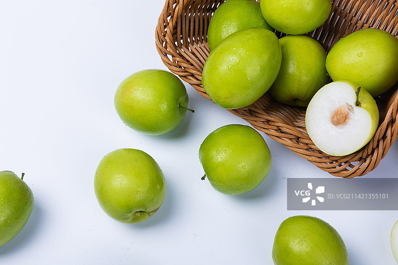 新鲜脆甜的水果牛奶大青枣图片素材