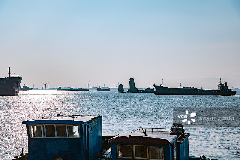 福建省福州市平潭岛-港口码头与渔船图片素材
