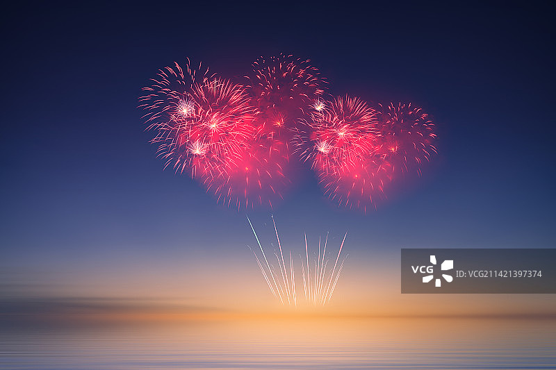 海边绽放的心形烟花图片素材