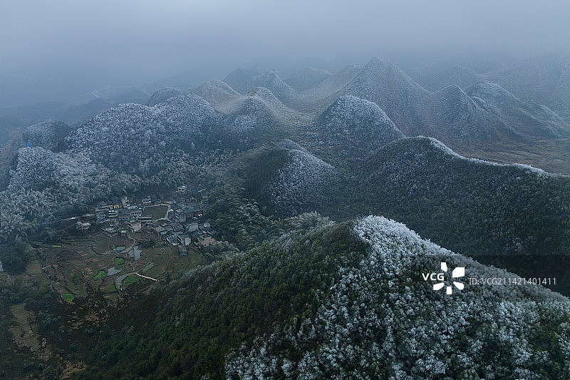 广东韶关乳源瑶族自治县红云雾凇图片素材