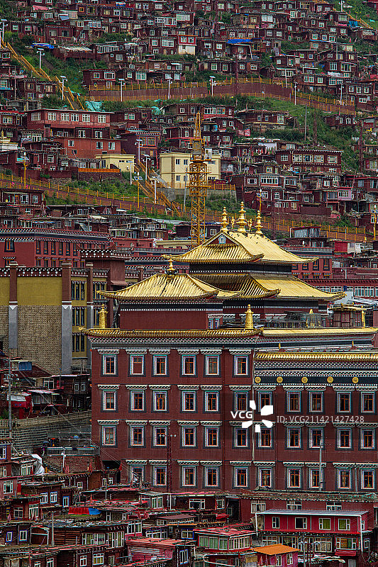 色达喇荣寺喇荣五明佛学院觉姆经堂图片素材