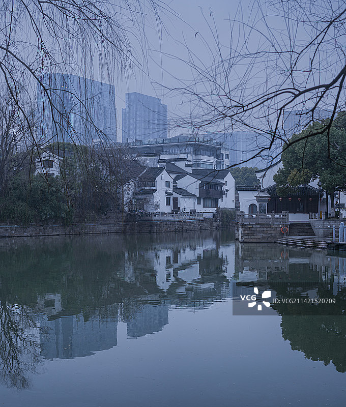 雨后清晨，苏州山塘街，冬季图片素材