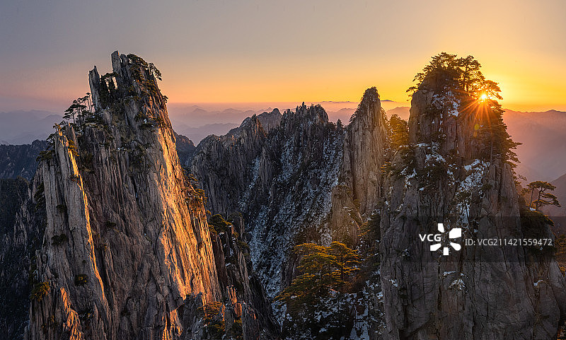 黄山始信峰日出图片素材