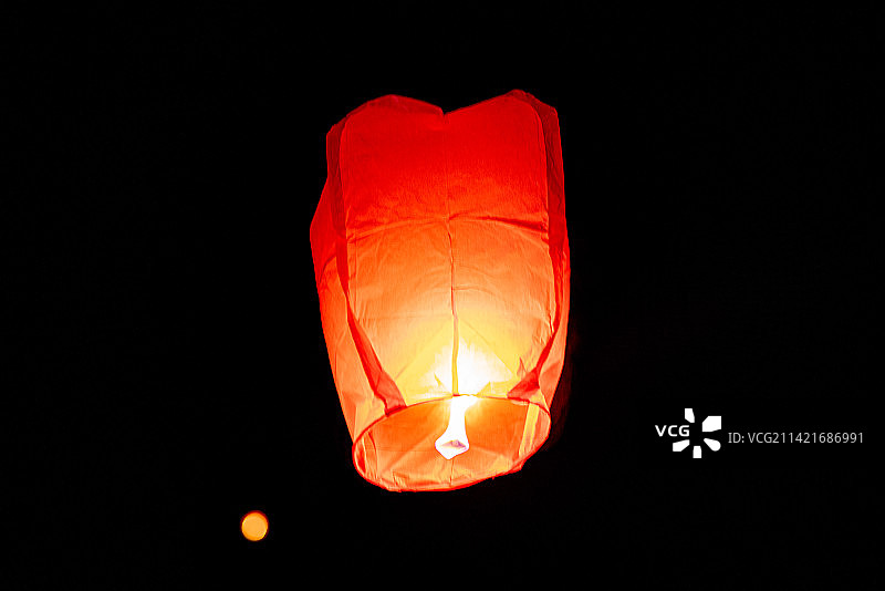 湖南岳阳新年烟花孔明灯图片素材