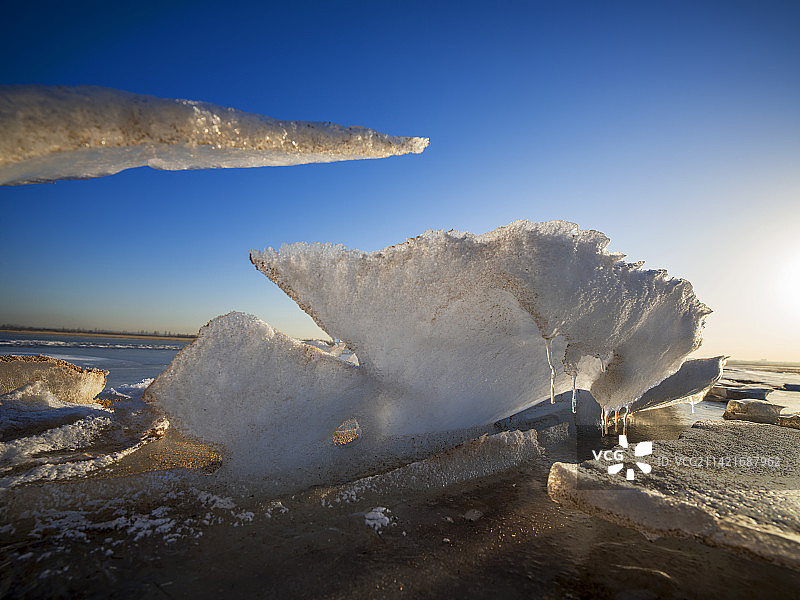 陕西榆林红碱淖冰裂图片素材