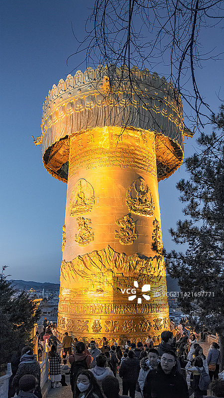 云南香格里拉独克宗古城转经筒图片素材