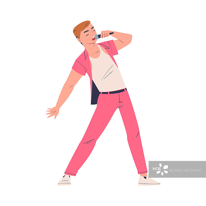 情绪饱满的男歌手用麦克风表演图片素材