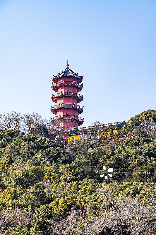 秋冬季节背景映衬中的江苏无锡锡山风景区锡惠名胜锡山塔龙光塔图片素材