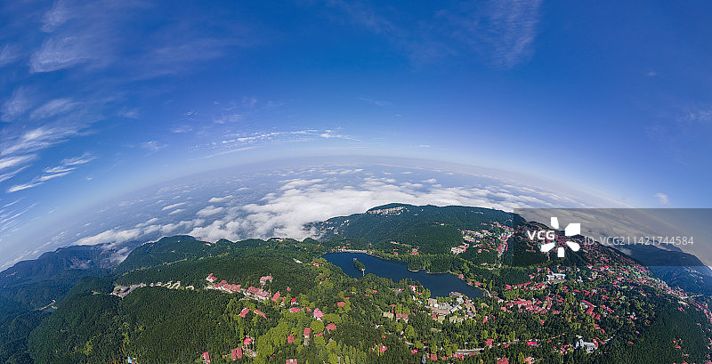蓝色星球-江西庐山云上小镇图片素材