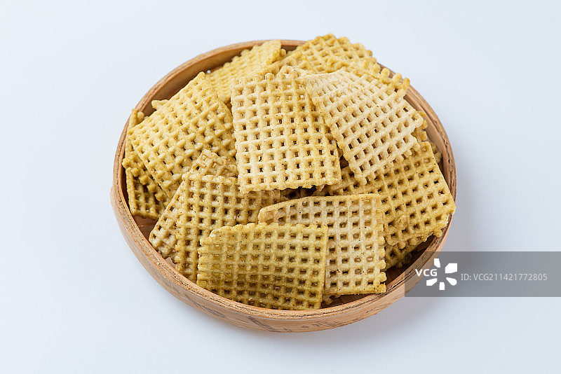 白底上的一盘锅巴图片素材