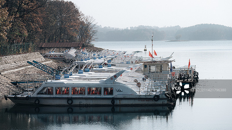 信阳南湾湖秋日风光图片素材