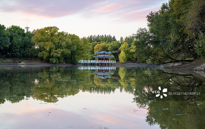 黑龙江省齐齐哈尔市龙沙公园碧云阁图片素材