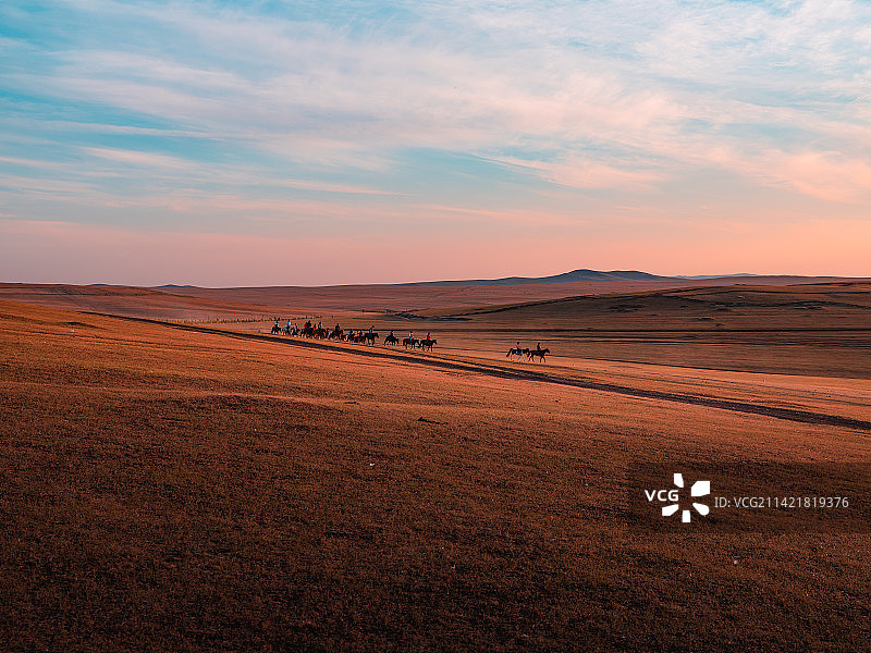 内蒙古呼伦贝尔额尔古纳黑山头湿地秋天日落自然人文风景图片素材