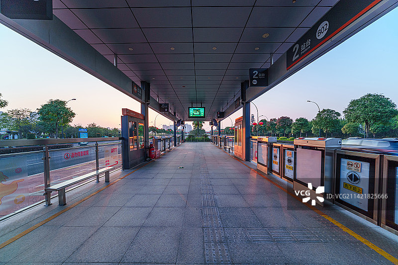 南宁五象新区BRT城市快速公交五象公园站图片素材