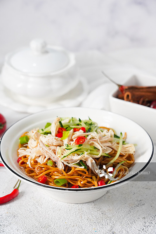 鸡丝凉面图片素材