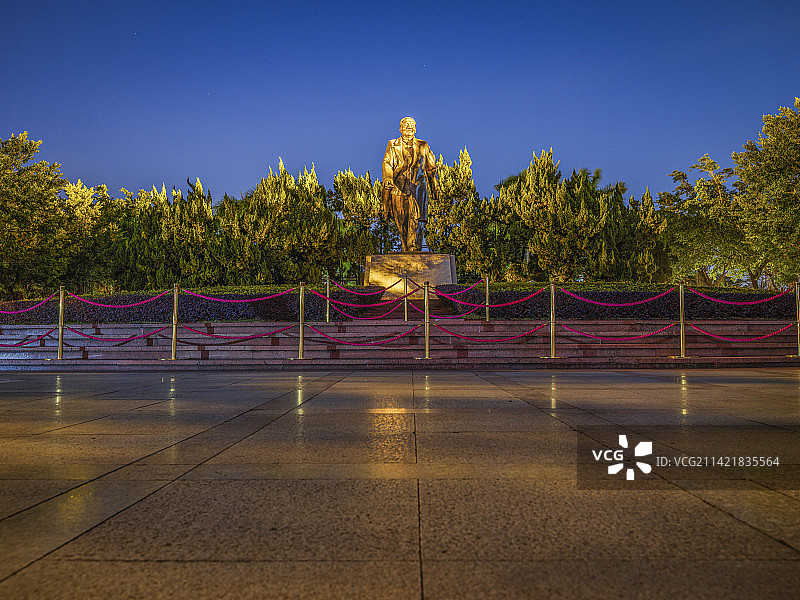 一亿像素高清深圳莲花山公园邓小平铜像图片素材
