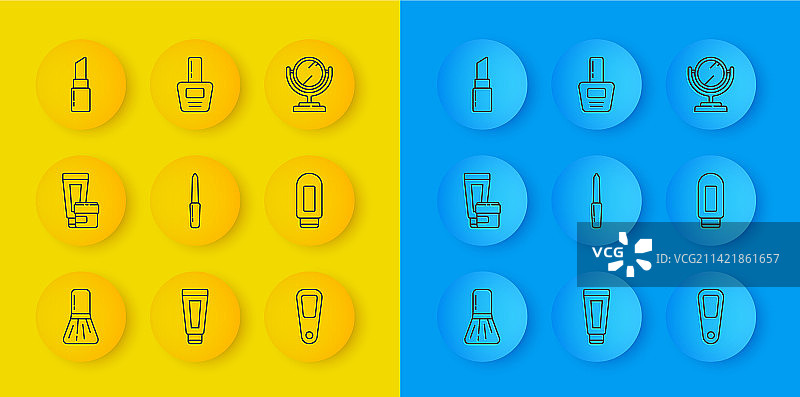 化妆刷套装，含乳霜或乳液化妆品图片素材