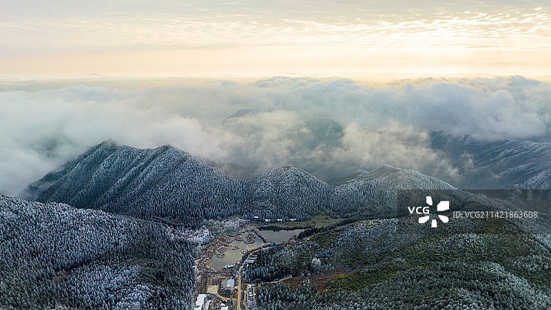 浙江丽水遂昌白马山森林公园冬季雾凇雪景图图片素材