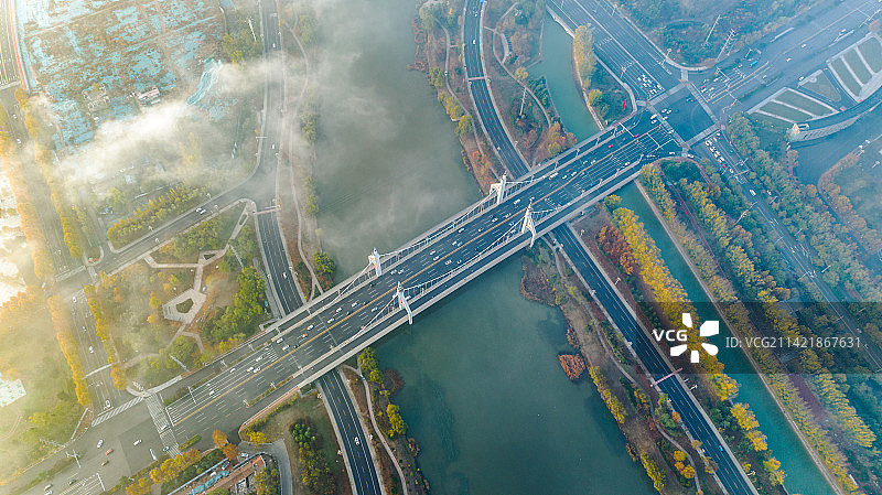 航拍视角下的桥梁 聊城湖南路大桥图片素材