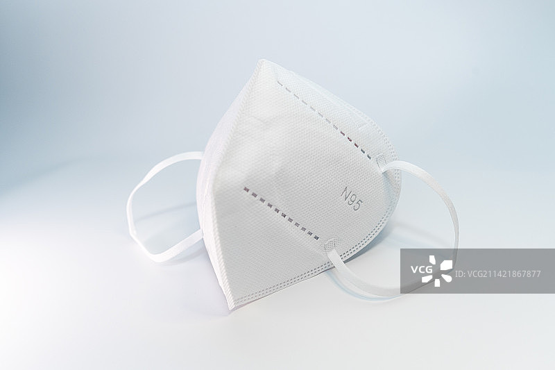 一个白色n95口罩图片素材
