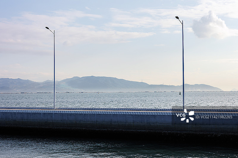 深圳蛇口海湾内通向码头的道路图片素材