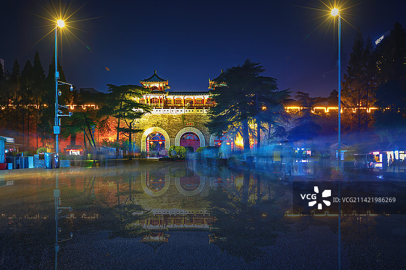 夜色光影中的玄武门+玄武湖公园（南京）图片素材