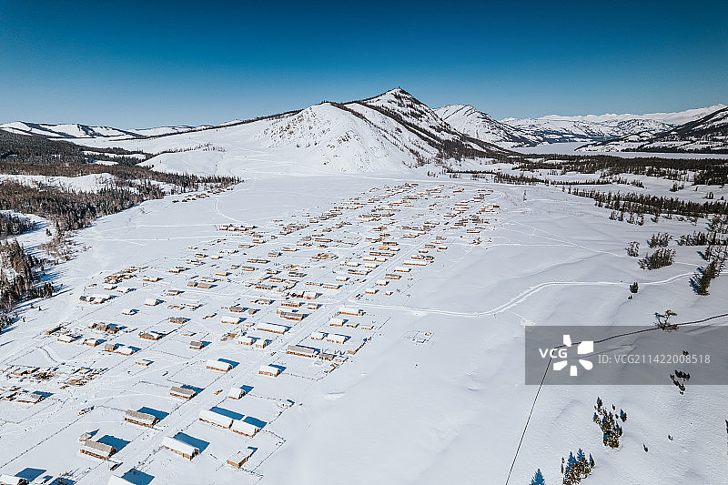 冬天的喀纳斯村庄图片素材