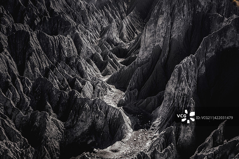 晴朗天气，四川川西甘孜道孚县墨石公园石头图片素材