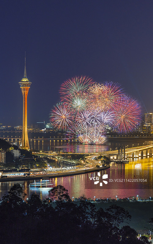 澳门烟花汇演 澳门塔 西湾大桥图片素材