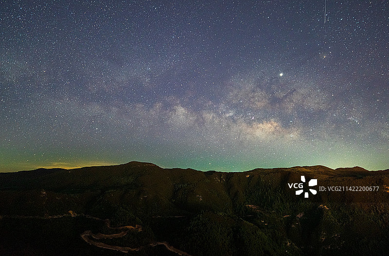 云南宣威的夏季银河图片素材