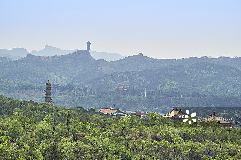 须弥福寿之庙万寿琉璃塔及磬锤峰风景图片素材