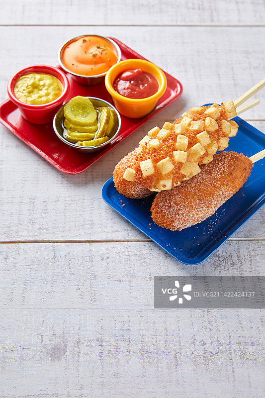 热狗、玉米热狗、小吃、即食食品、快餐图片素材