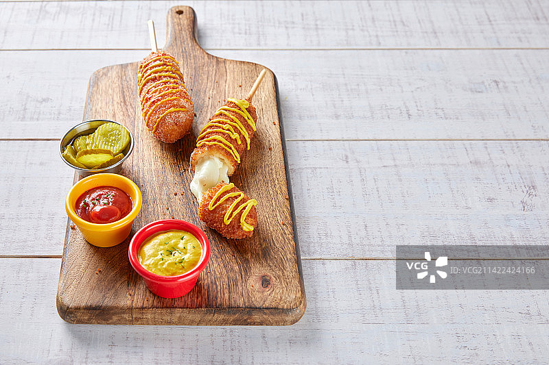 热狗、玉米热狗、小吃、即食食品、快餐图片素材