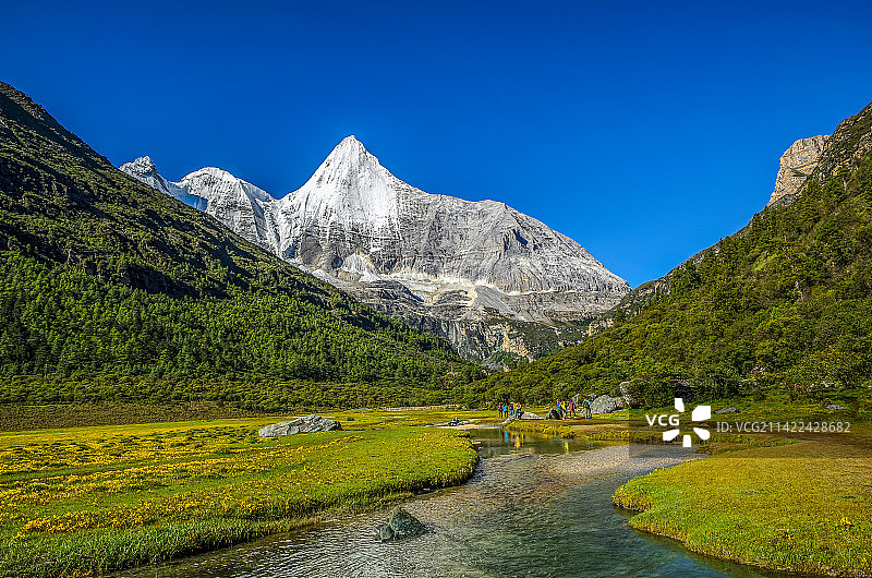 亚丁三神山之央迈勇图片素材