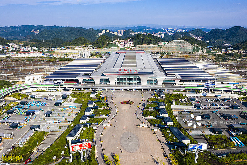 航拍城市风光交通枢纽 贵州贵阳北站图片素材