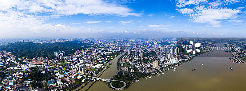 航拍城市风光天际线广东江门城区北街水闸防洪设施图片素材