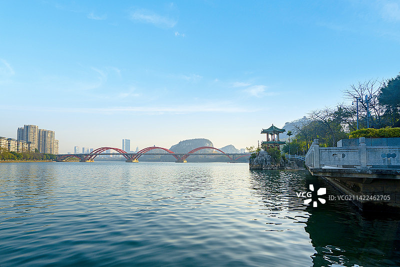 望江亭和柳州城市风光图片素材