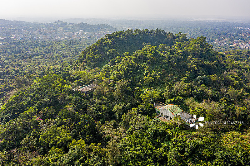 休眠火山 航拍海南海口火山口国家地质公园风炉岭火口 中国雷琼世界地质公园 海口石山火山群国家地质公园图片素材