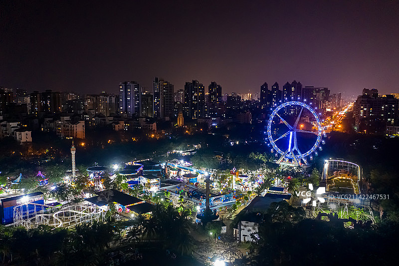 航拍海南海口白沙门公园儿童游乐园摩天轮夜景灯光秀 游乐设施图片素材