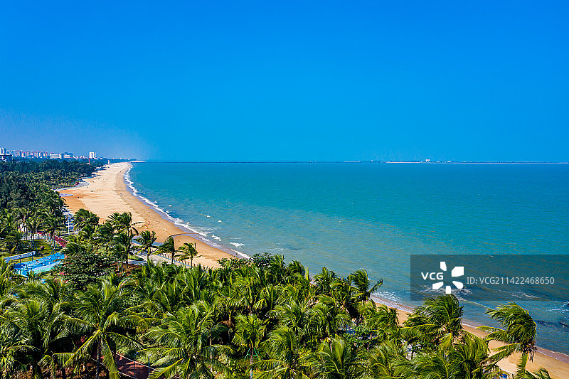 航拍海南海口西海岸观海台 西秀海滩与假日海滩之间图片素材