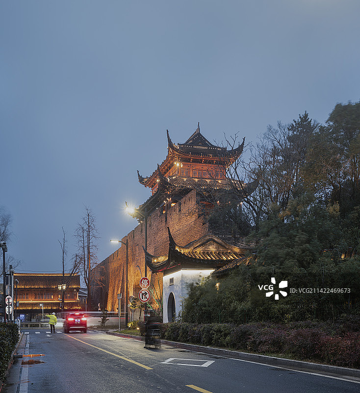 苏州阊门，春夜，人来人往图片素材