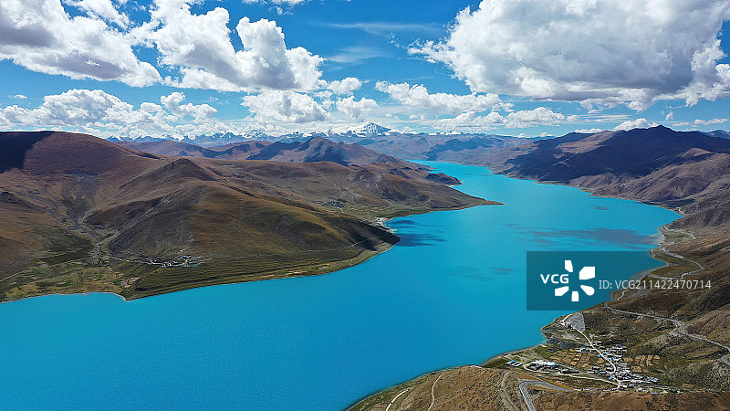 中国西藏山南浪卡子县羊卓雍错自然风景航拍图片素材