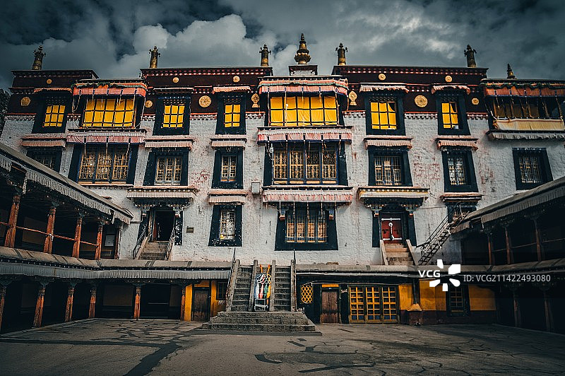 西藏拉萨哲蚌寺图片素材