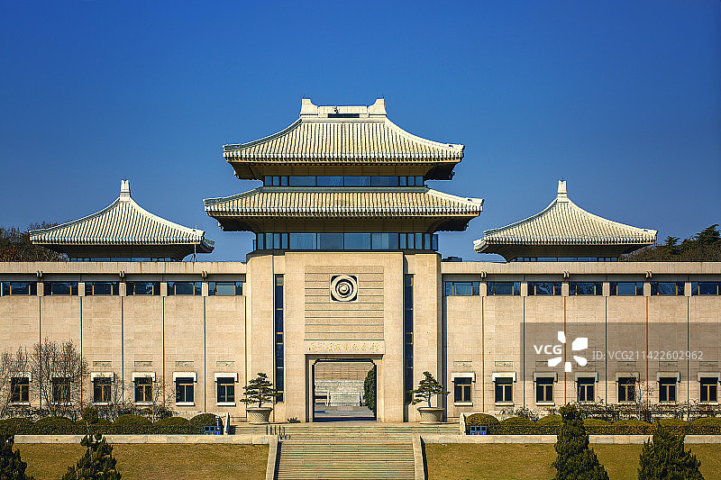 初春光影中的建筑+雨花台烈士纪念馆（南京）图片素材