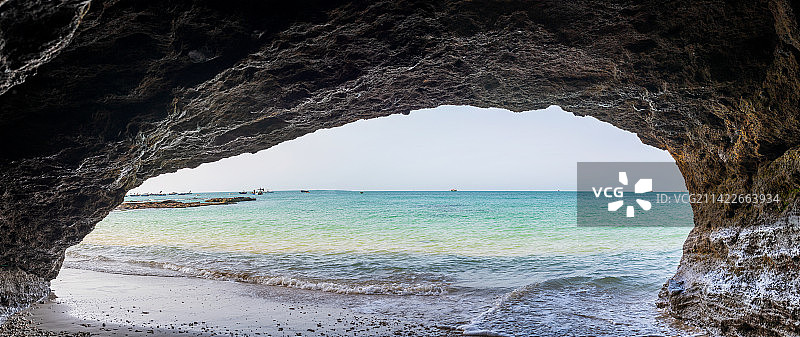 洞中看海图片素材